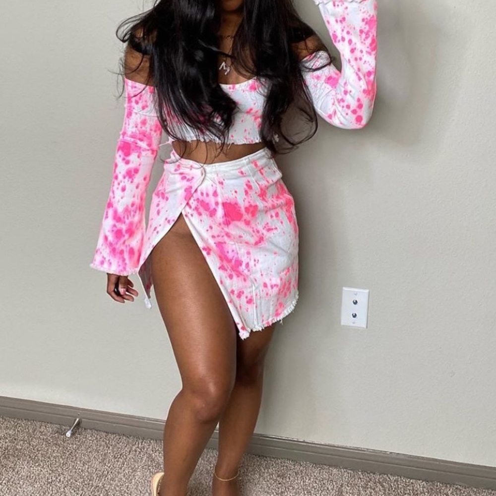 CUTE PINK & WHITE TWO PIECE